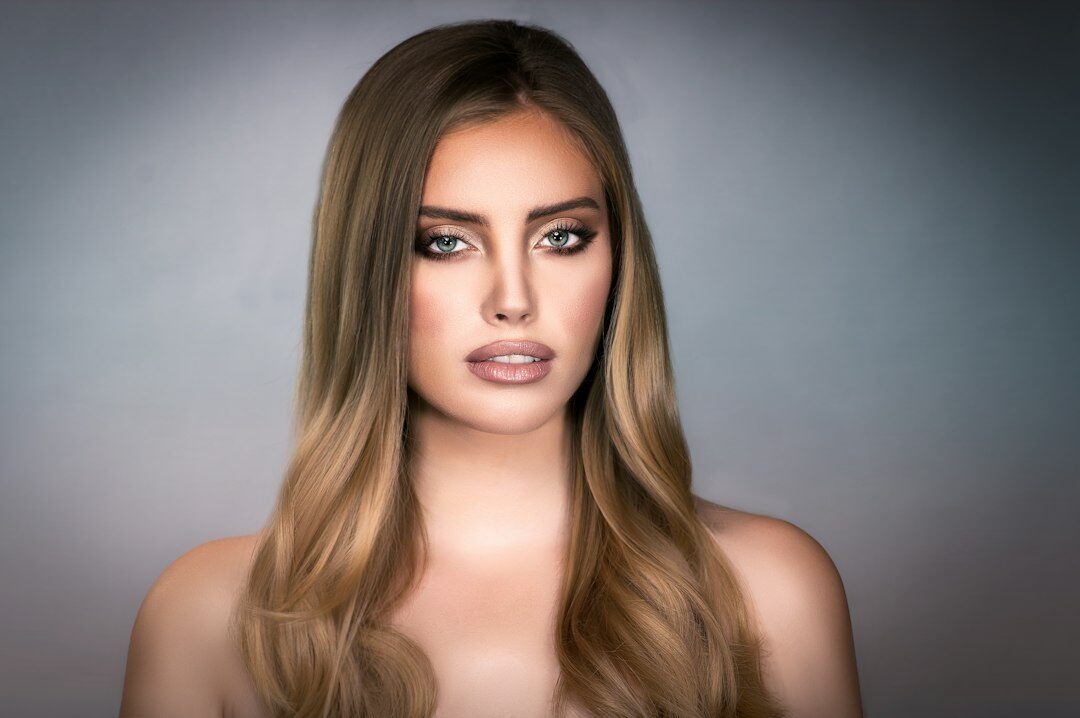 beautiful celebrity woman with flawless makeup